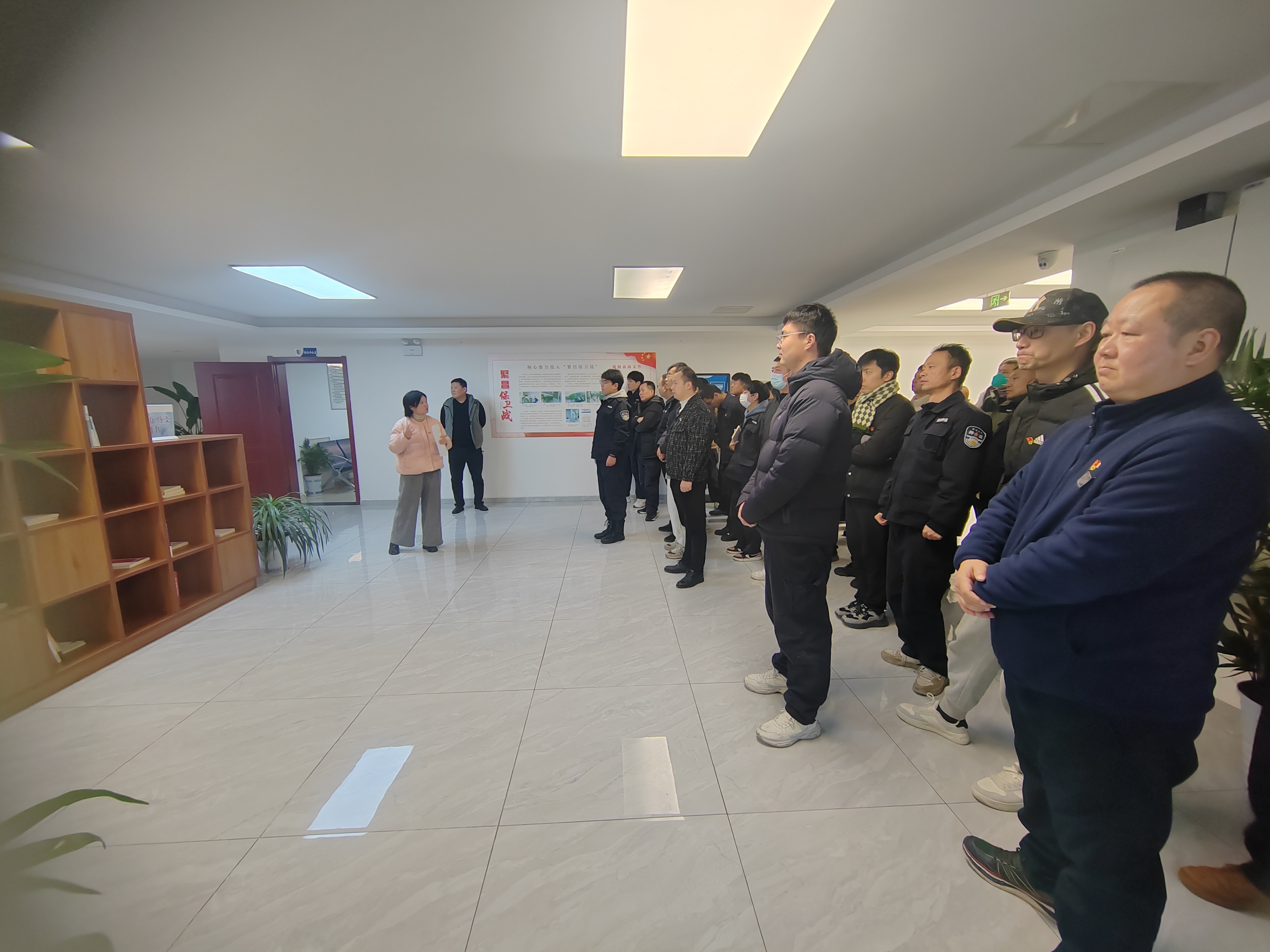 金盾忠诚铸铁军 清风护航守平安